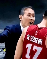 开云体育官网-拿600万，打鱼腩正负值0+被杨文学单吃2次，球迷：原地退役吧|范子铭|许利民|北京|北京首钢|篮板_新浪体育_新浪新闻