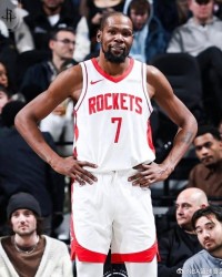 开云体育APP下载-恩比德三双马克西36+10，杜兰特空砍36分+干扰绝杀，76人力克火箭|凯文·杜兰特|俄克拉荷马雷霆队|明尼苏达森林狼队|圣安东尼奥马刺队|泰雷塞·马克西_新浪体育_新浪新闻