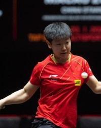 孙颖莎完胜刘诗雯 一日三赛向大满贯首金发起冲击