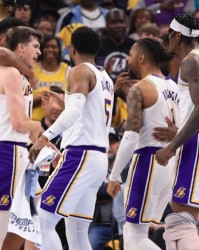 开云体育APP下载-4人20+小里还能比肩OK 冲击2比0开局湖人胜券在握