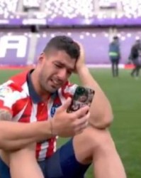 开云体育APP下载-苏亚雷斯夺冠后落泪：巴萨看轻了我 这是最难一年