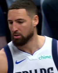 开云体育官网-下去冷静下吧！克莱连续空位打铁&amp;三分5中0  还送尚帕尼三分犯规