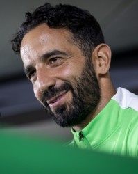 记录报：若本菲卡与穆里尼奥解约，球迷希望能邀请阿莫林执教