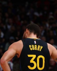 开云-36岁库里真老了？犯错遇里程悲，勇士胜率跌破五成