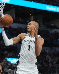 kaiyun-天赋压制！文班垂直上升 力压防守极限甩进篮筐